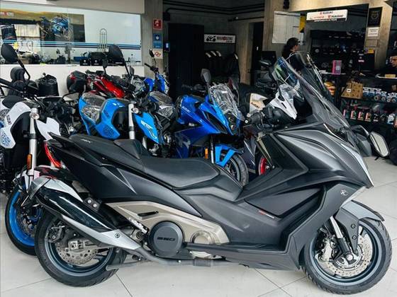 KYMCO AK 550i KYMCO AK 550i
